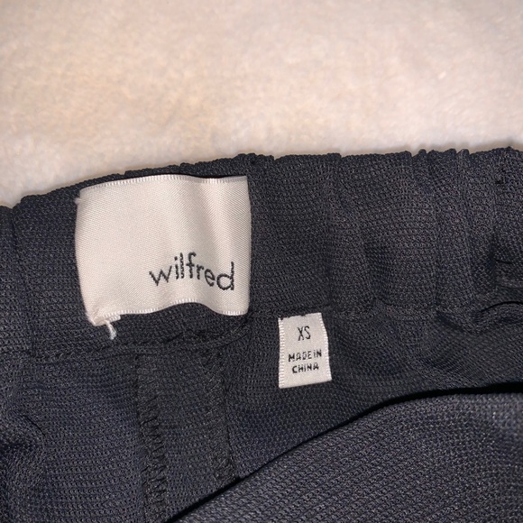 Aritzia - Wilfred shorts - Picture 3 of 3